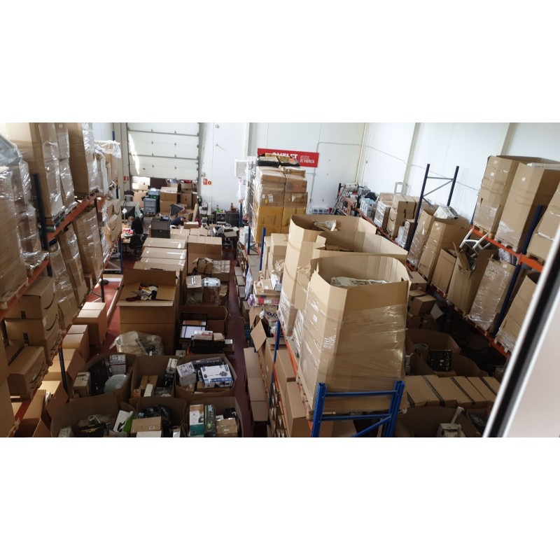 Stock 2000pz lotto materiale fotografico, elettrico elettronico Stock 2000pz lotto materiale fotografico, elettrico elettronico