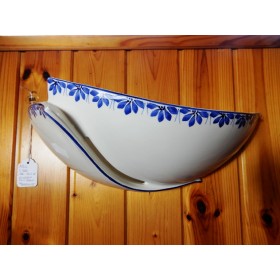 Aplic ceramica bianca decoro blu. Misure 35x13x15H cm.